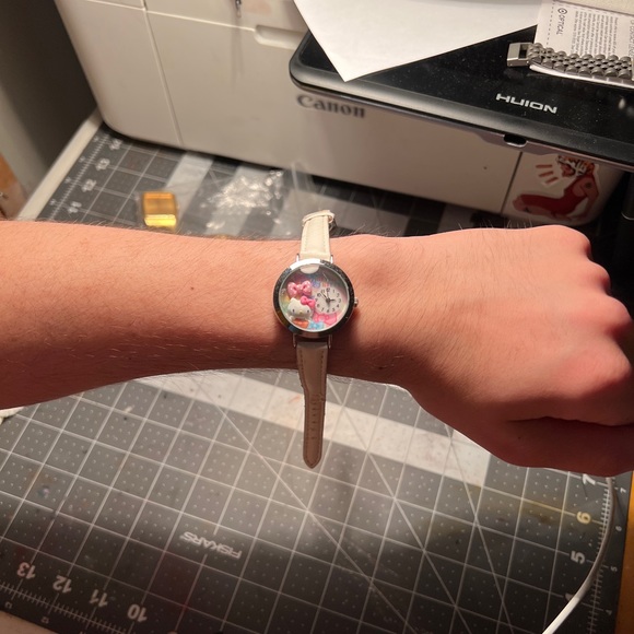 3D Hello Kitty Quartz Watch - Picture 4 of 4